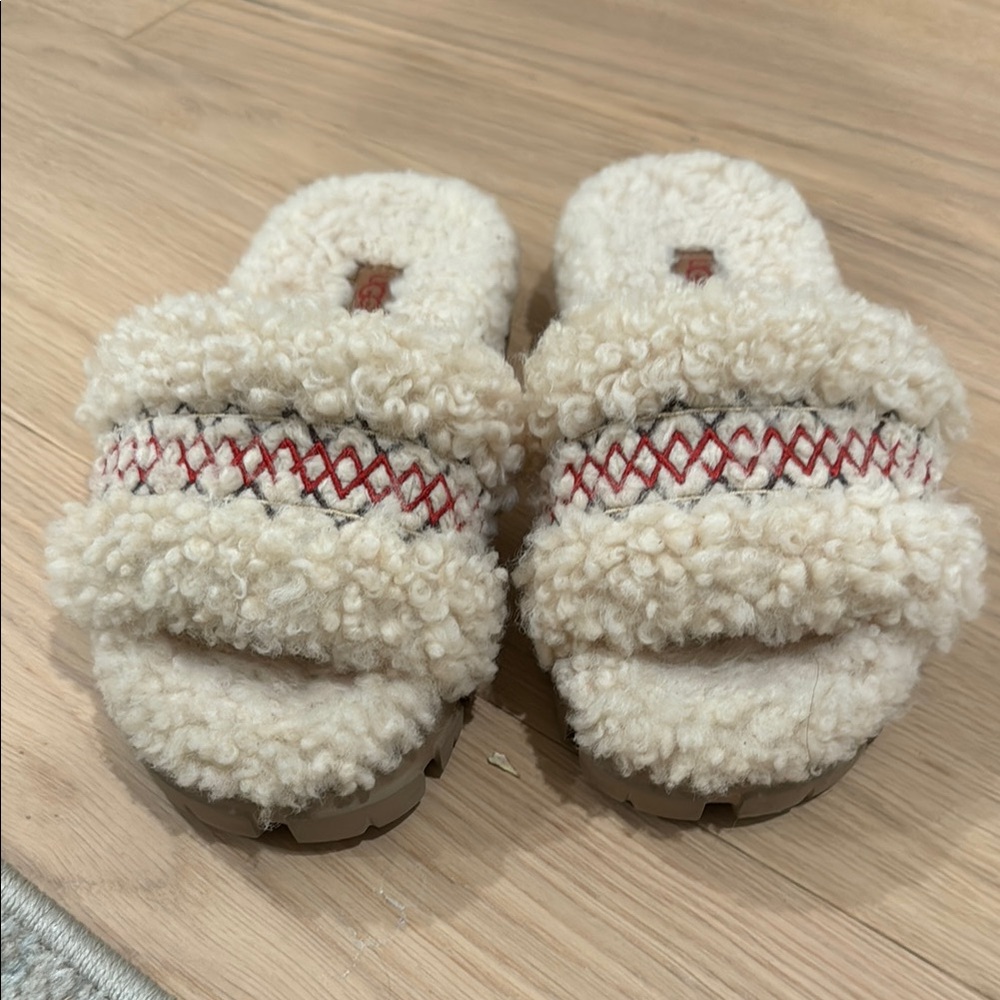 Cozy Cream Fuzzy Slide Sandals